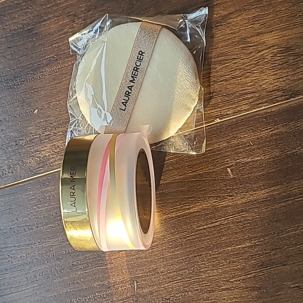 Brand new laura mercier setting powder